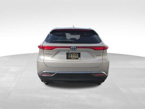 Used 2022 Toyota Venza XLE AWD/4WD image 7