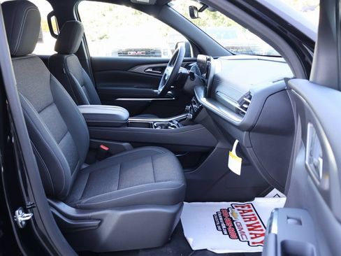 New 2026 Chevrolet Traverse LT w/ Driver Confidence Package FWD image 34