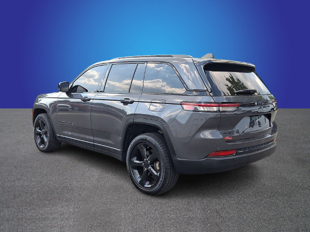 Used 2023 Jeep Grand Cherokee Altitude AWD/4WD image 6