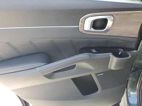 Used 2021 Kia Sorento SX Prestige image 31