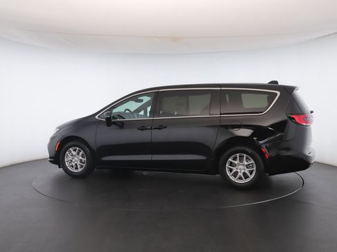 New 2026 Chrysler Pacifica Select FWD image 20