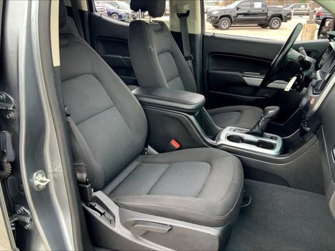 Used 2022 Chevrolet Colorado LT w/ LT Convenience Package RWD image 9