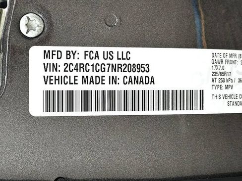 Used 2022 Chrysler Voyager LX FWD image 31