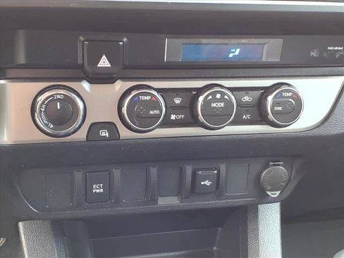 Used 2022 Toyota Tacoma SR image 17