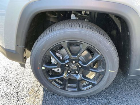 New 2026 Jeep Compass Latitude image 38