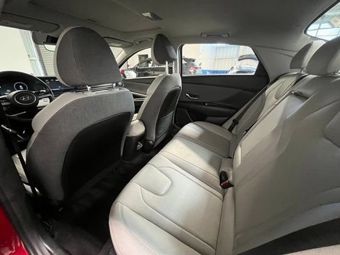 Used 2024 Hyundai Elantra Limited FWD image 15