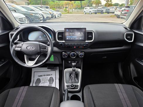 Used 2023 Hyundai Venue SEL FWD image 10