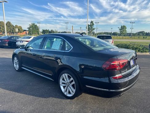 Used 2017 Volkswagen Passat 1.8T SE FWD image 5