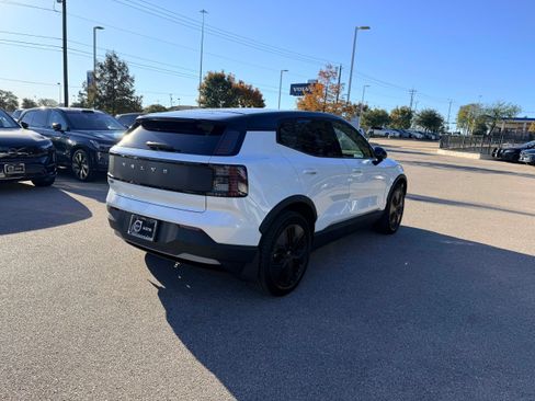New 2026 Volvo EX30 Cross Country Ultra image 6