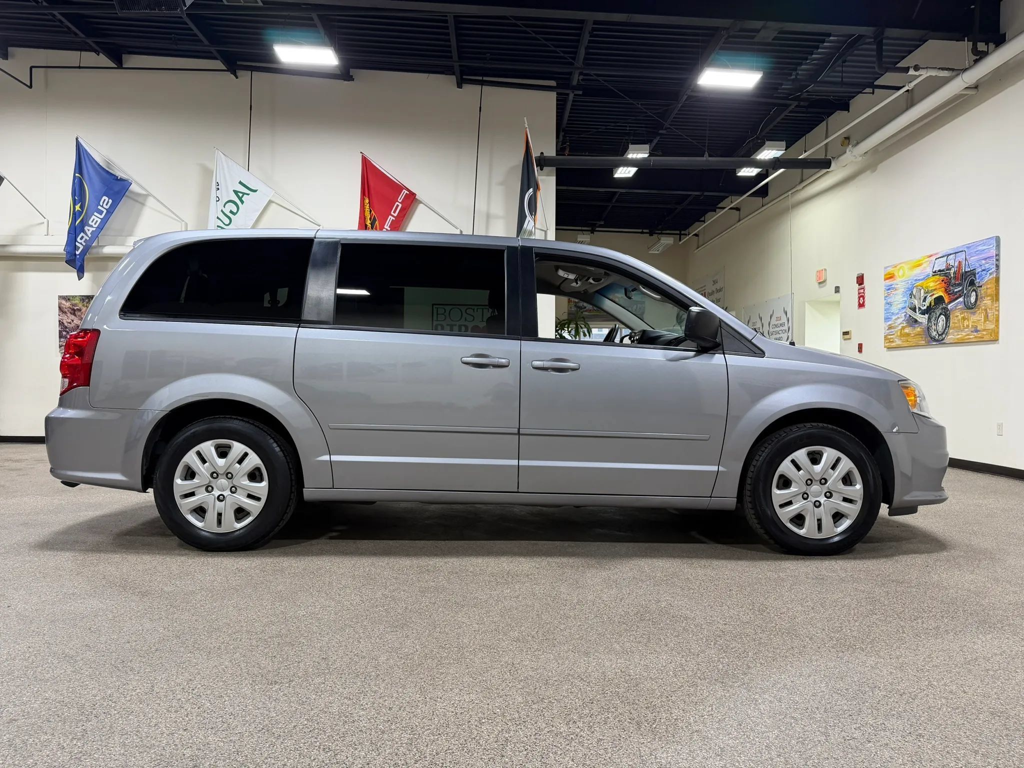 Used 2017 Dodge Grand Caravan SE FWD image 5