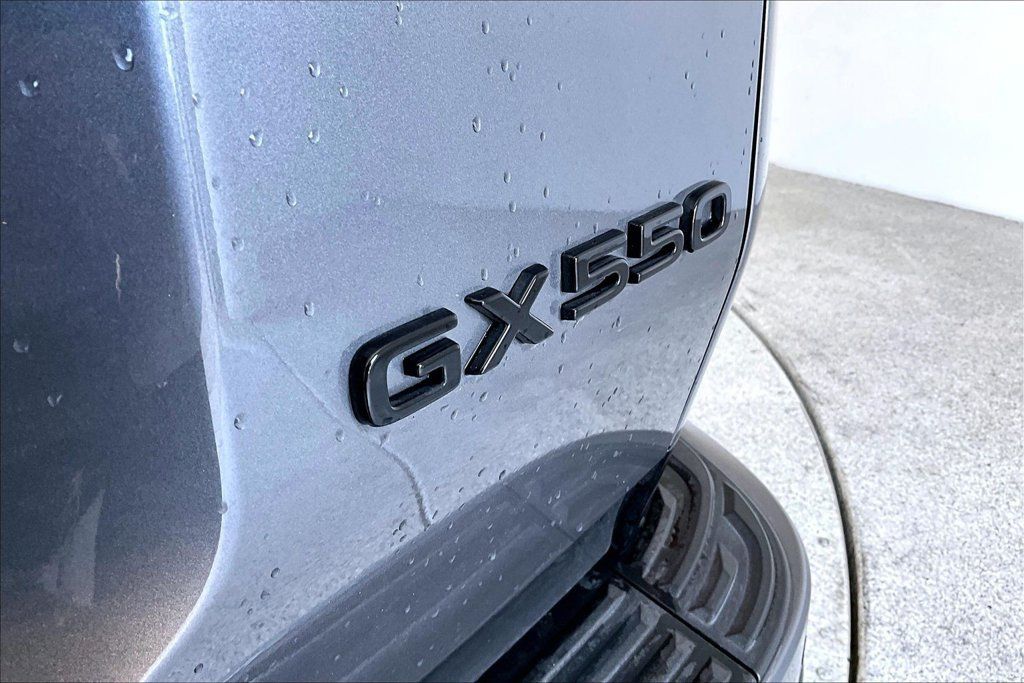 Used 2024 Lexus GX 550 w/ Accessory Package (Z1) AWD/4WD image 39