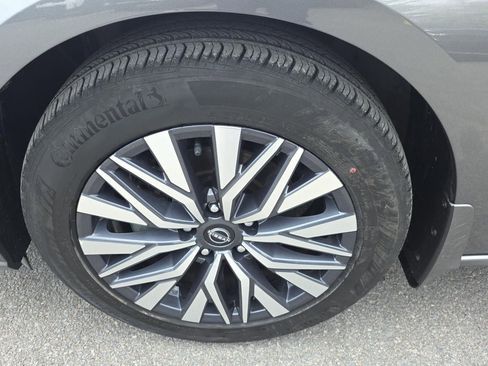 Used 2023 Nissan Altima 2.5 SV image 4