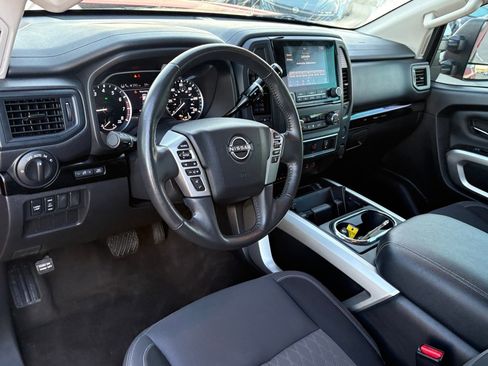 Certified 2024 Nissan Titan SV w/ SV Convenience Package image 17