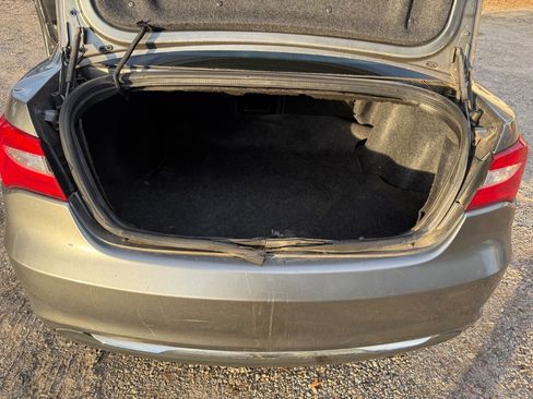 Used 2013 Chrysler 200 LX image 10