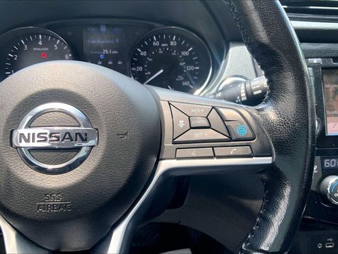 Used 2020 Nissan Rogue Sport SL w/ Premium Package FWD image 20