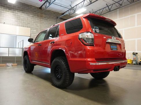 Used 2018 Toyota 4Runner Limited AWD/4WD image 3