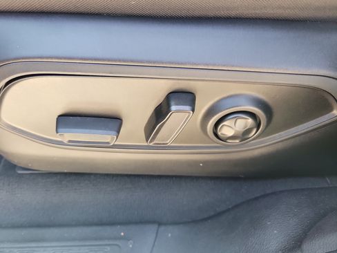 Used 2023 Jeep Grand Cherokee Limited AWD/4WD image 13