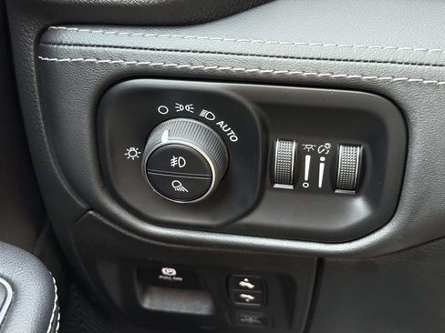 Used 2024 RAM 1500 Limited AWD/4WD image 26