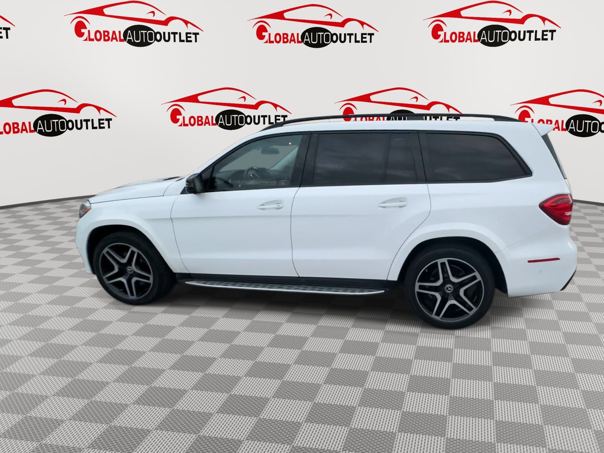 Used 2018 Mercedes-Benz GLS 550 4MATIC w/ Driver Assistance Package image 5