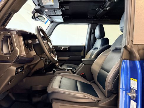 Used 2023 Ford Bronco Outer Banks image 5