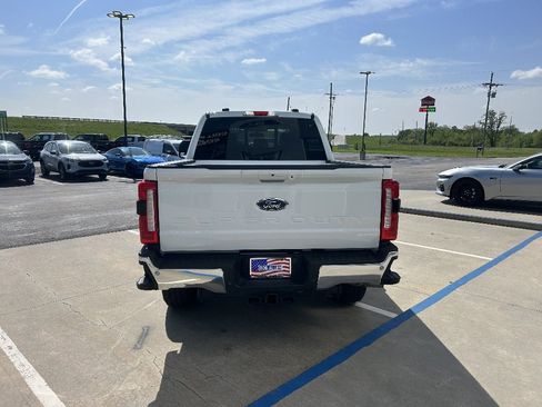 Used 2024 Ford F250 Lariat w/ FX4 Off-Road Package AWD/4WD image 4