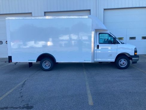 New 2026 GMC Savana 4500 w/ Power Convenience Package RWD image 1