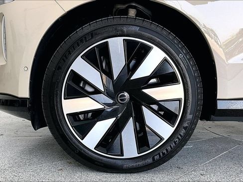 Used 2025 Volvo EX90 Plus AWD/4WD image 10