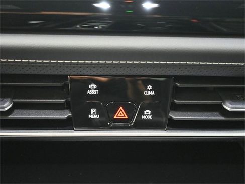 New 2026 Volkswagen Atlas Cross Sport SE image 33