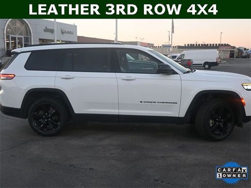 Used 2023 Jeep Grand Cherokee L Laredo image 3
