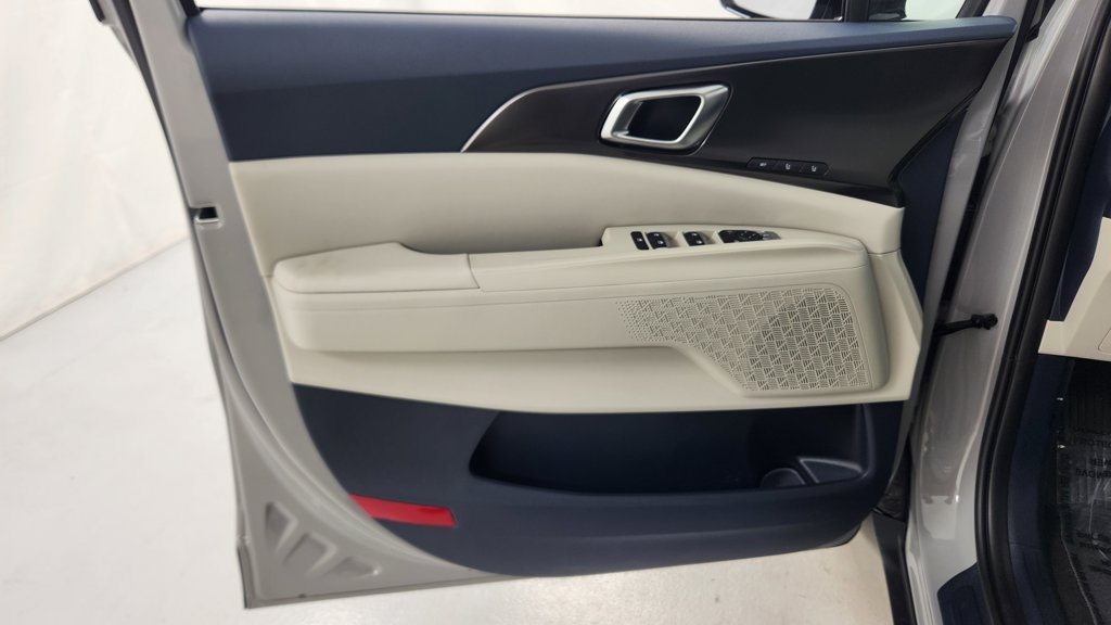 New 2027 Kia Carnival SX w/ Dark Edition Package FWD image 23