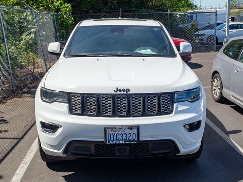 Used 2021 Jeep Grand Cherokee Laredo X AWD/4WD image 2