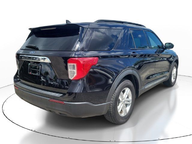 Certified 2023 Ford Explorer XLT RWD image 4