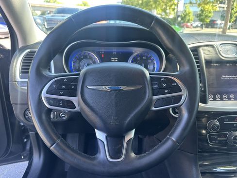 Used 2017 Chrysler 300 Limited RWD image 13