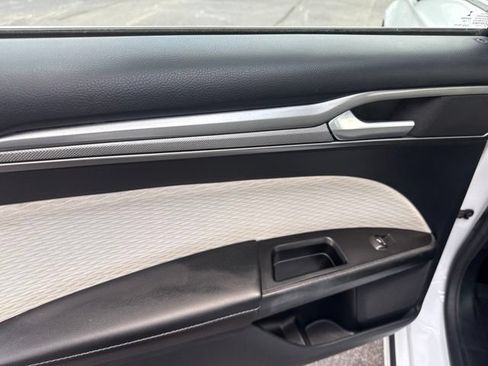 Used 2020 Ford Fusion SE w/ Equipment Group 151A FWD image 20