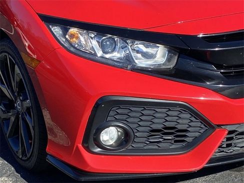 Used 2017 Honda Civic Sport image 4