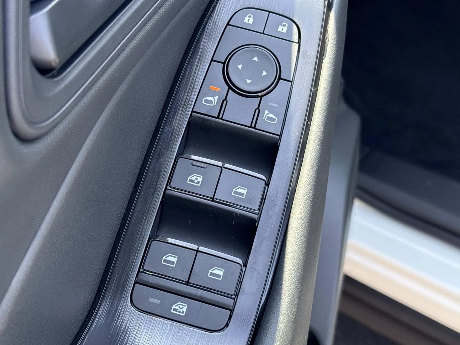 New 2026 Nissan Rogue S FWD image 21