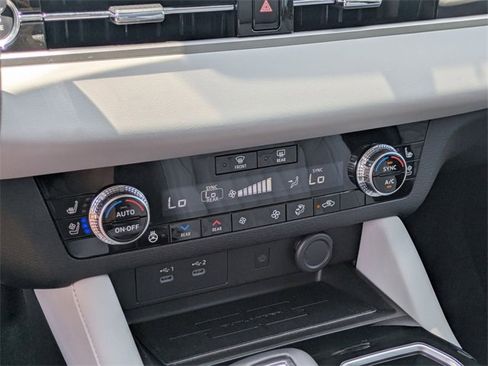 New 2025 Mitsubishi Outlander SEL image 23