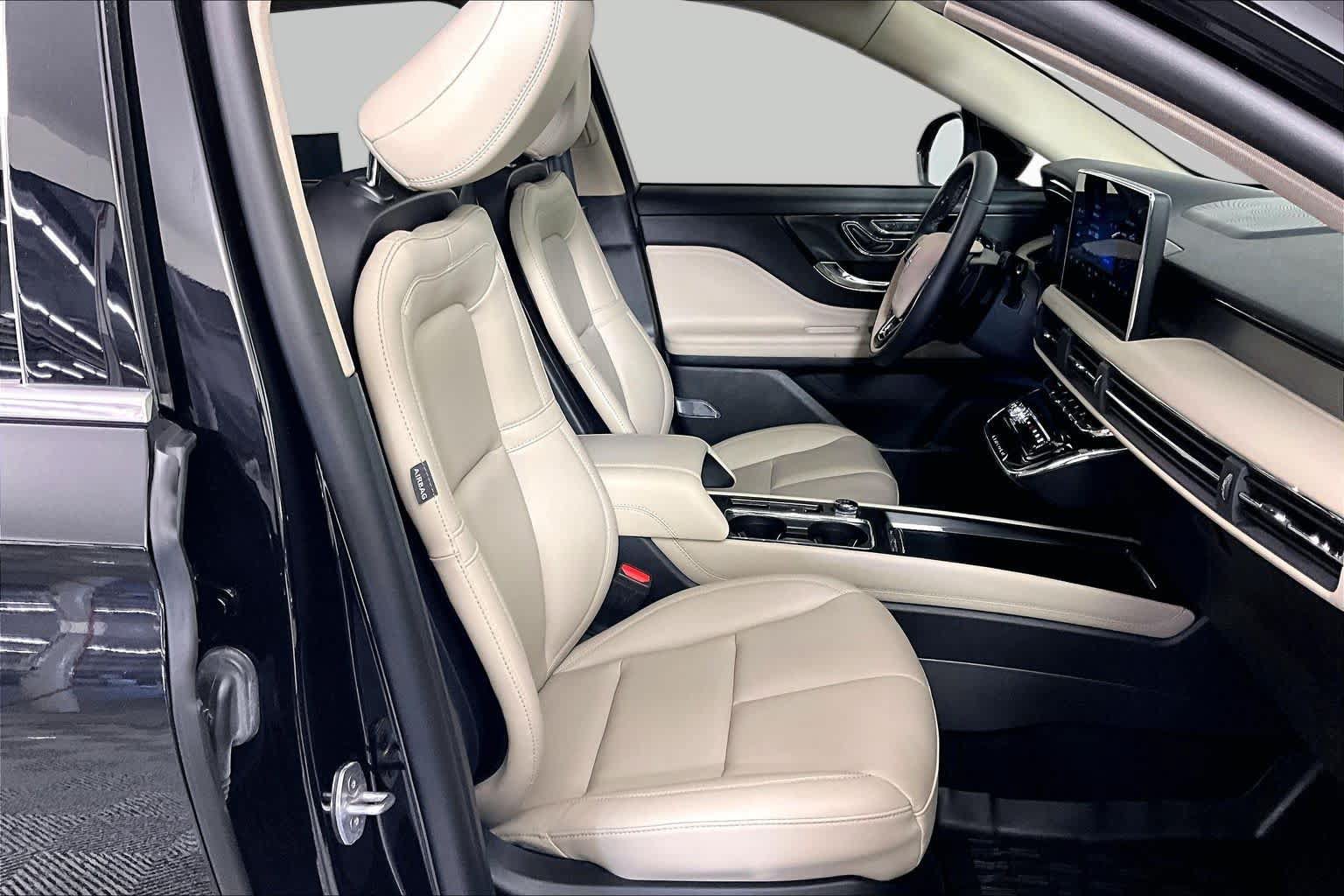 Used 2025 Lincoln Corsair FWD image 9