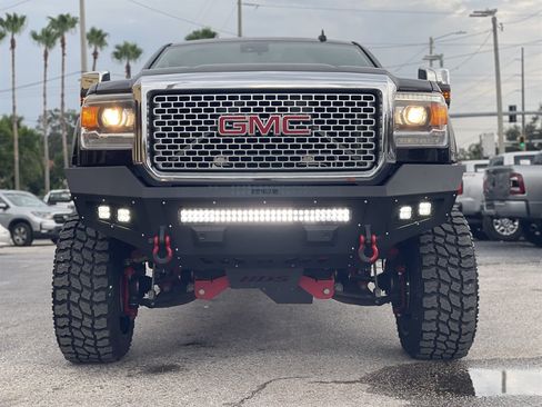 Used 2015 GMC Sierra 2500 Denali w/ Duramax Plus Package AWD/4WD image 8