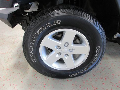Used 2017 Jeep Wrangler Unlimited Sport w/ Quick Order Package 24S AWD/4WD image 21