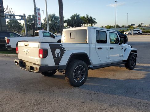 Used 2023 Jeep Gladiator Overland image 5