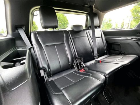 Used 2019 Ford Expedition XLT w/ Equipment Group 201A AWD/4WD image 32