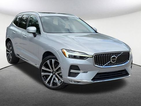 Used 2023 Volvo XC60 B5 Ultimate FWD image 2