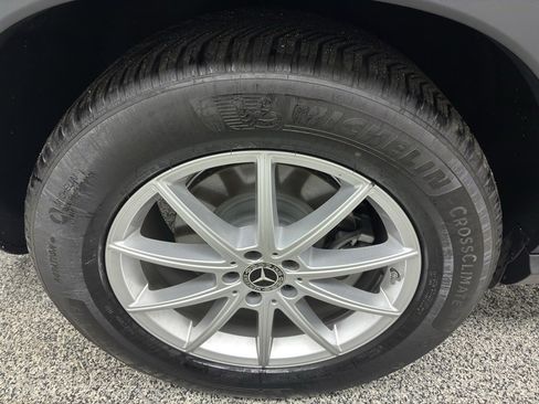 Used 2024 Mercedes-Benz GLE 450 4MATIC image 13