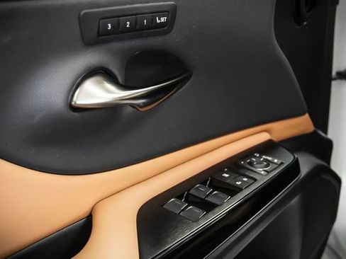 Certified 2023 Lexus ES 350 w/ Premium Package FWD image 12