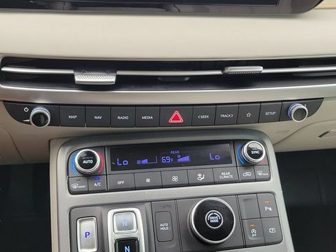 Used 2024 Hyundai Palisade Limited FWD image 32