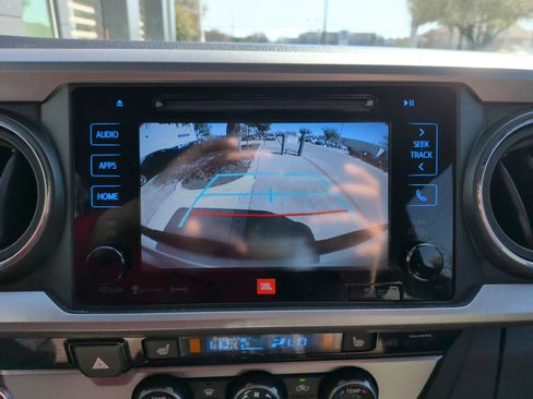 Used 2018 Toyota Tacoma Limited image 25