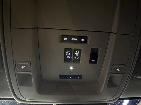 Used 2018 Chevrolet Silverado 3500 LTZ image 36