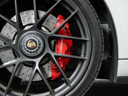 Used 2018 Porsche 911 Targa 4 GTS image 39