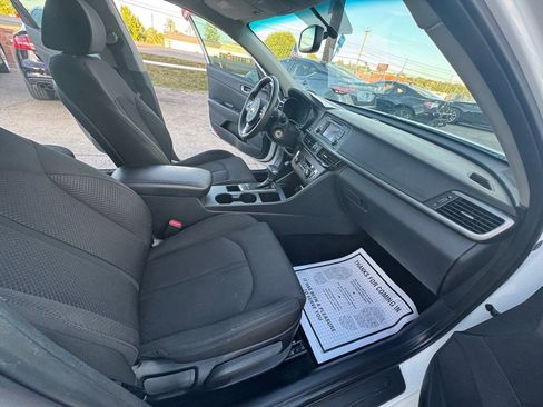 Used 2016 Kia Optima LX image 9